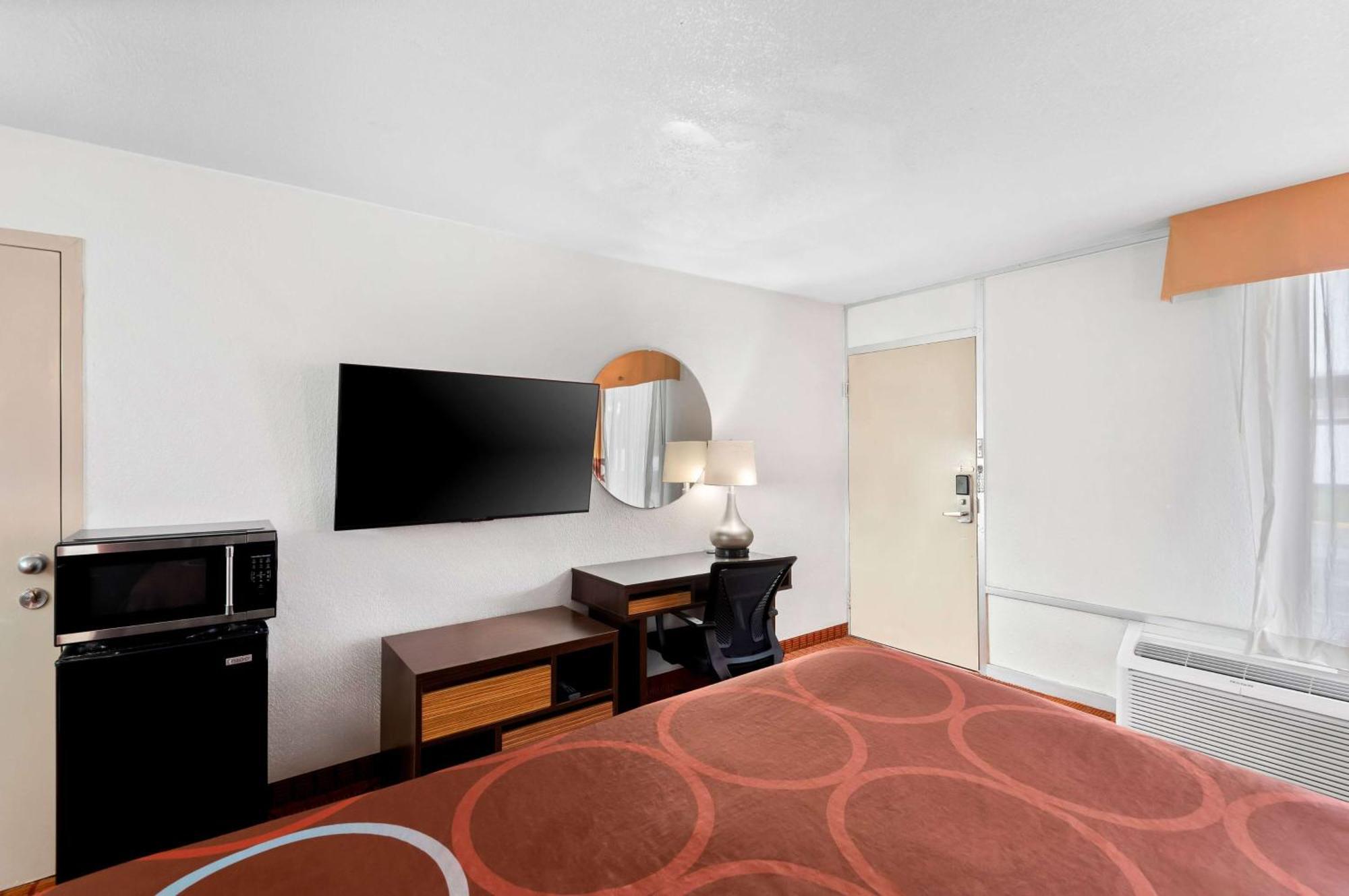 Super 8 By Wyndham Baton Rouge/I-10 Inniswold Exterior foto