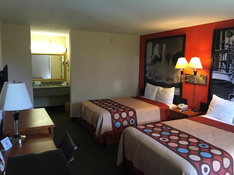 Super 8 By Wyndham Baton Rouge/I-10 Inniswold Exterior foto